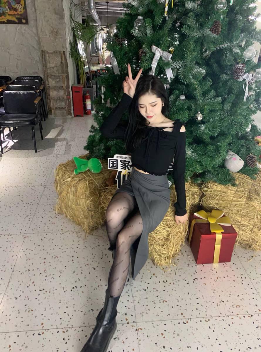 性感美女兼职绝活，战斗力极强