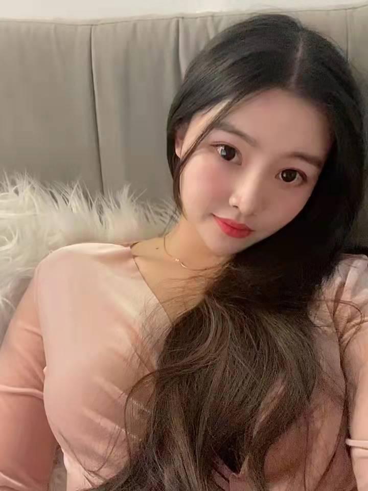 爱健身的兼职妹子身材很棒