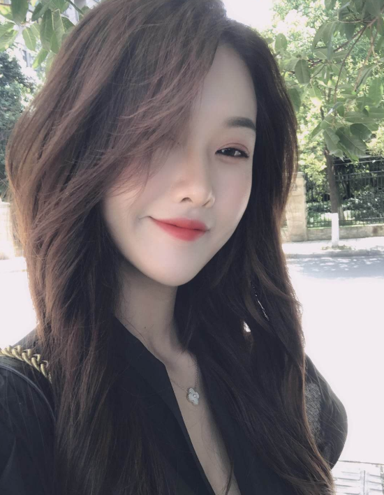 清纯大学生小姐姐刚下海，请哥哥们多多指教