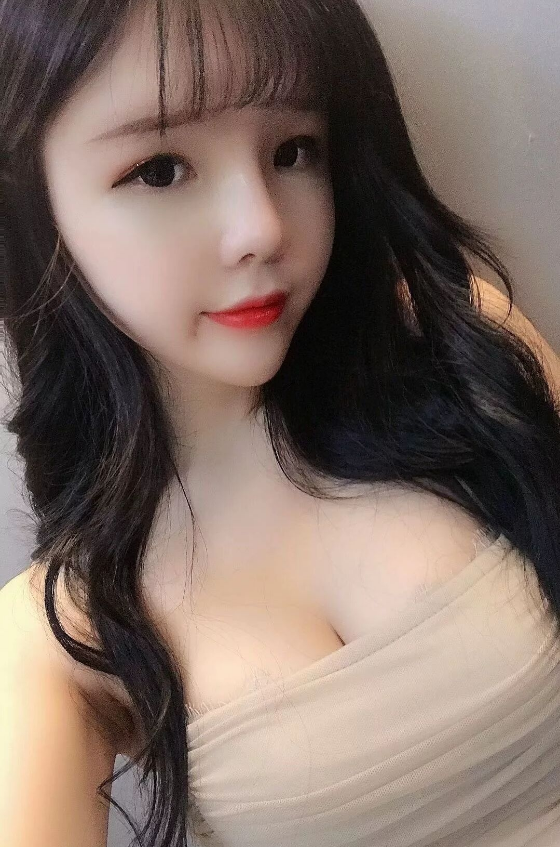 南方妹子就是甜美清纯，身材火辣，让我飘飘欲仙了