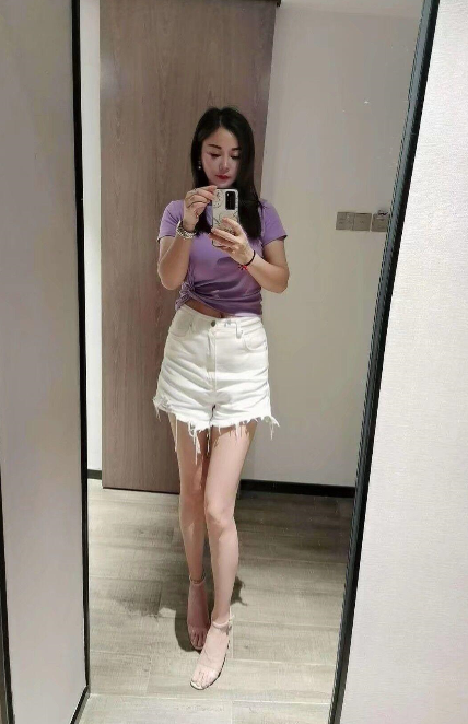 38E妙龄大波美女，会玩会搞会发浪